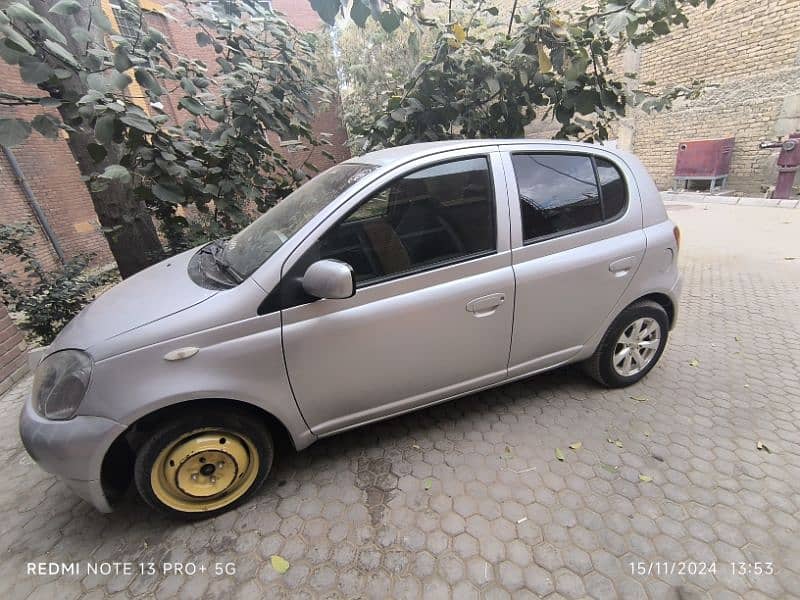 Toyota Vitz 2000 3