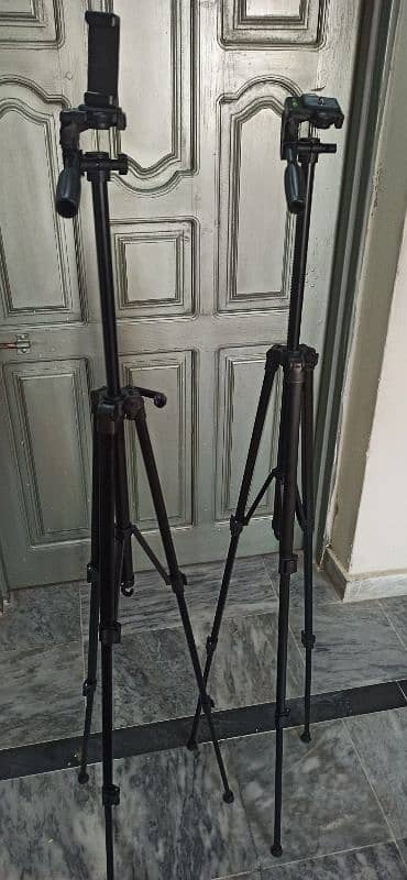 Tripod Stand With Mobile Holder 1