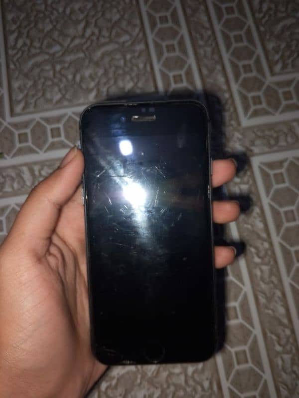 iphone 8 64gb non-pta in black colour 0