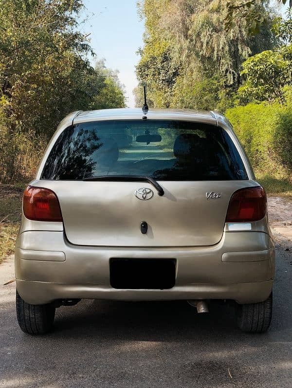 Toyota Vitz 2003 1