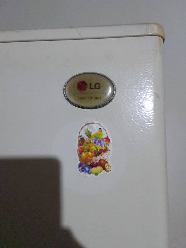 LG No Frost Refrigerator 0