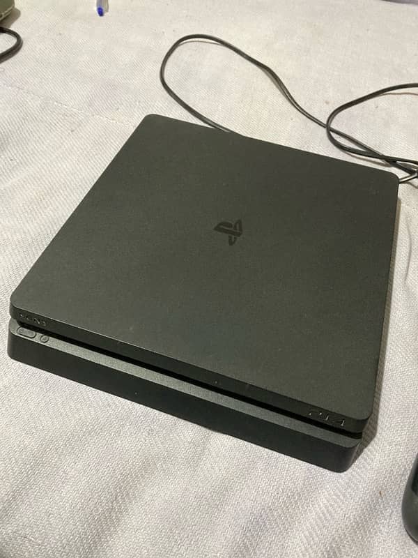 ps4 slim 1TB 2