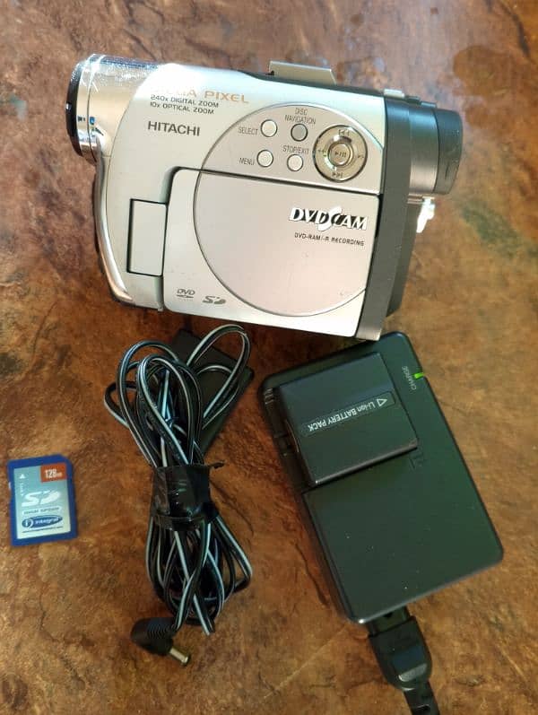 Hitachi DZ-MV780A Silver Mini-DVD NTSC Digital Video Camcorder 9