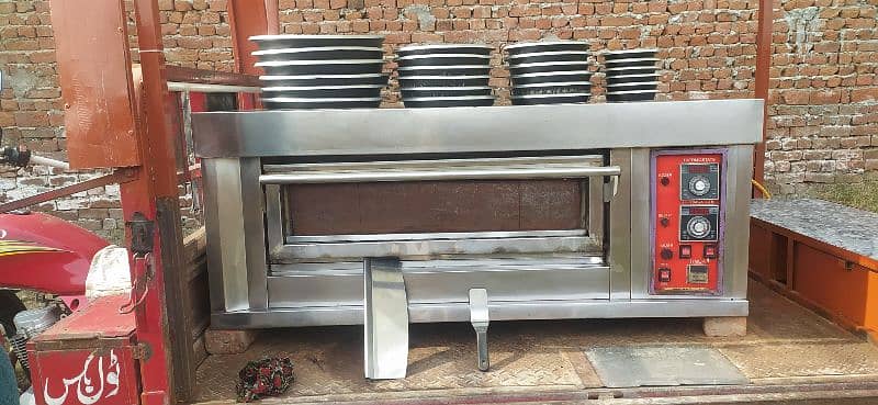 pizza oven bilkul new condition me hy 6