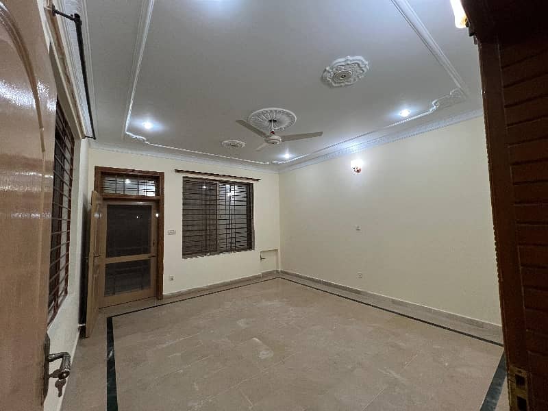 200 Square Yards Lower Portion for rent in Gulshan-e-Iqbal Town 0