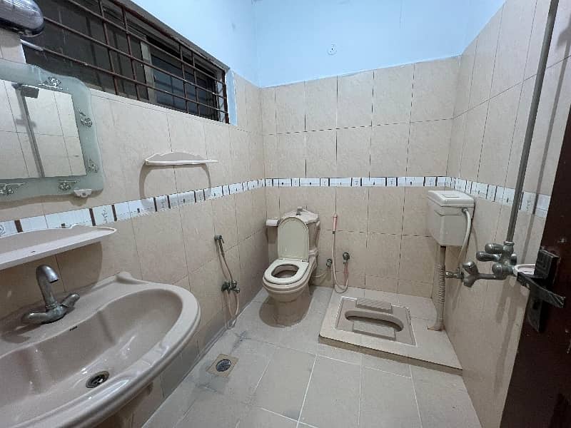 200 Square Yards Lower Portion for rent in Gulshan-e-Iqbal Town 1