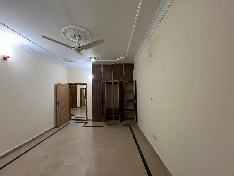 200 Square Yards Lower Portion for rent in Gulshan-e-Iqbal Town 4