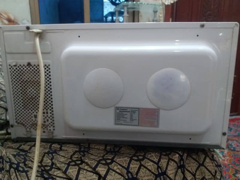 microwave + oven with grill 2 in 1 condition saf hai no fold 8