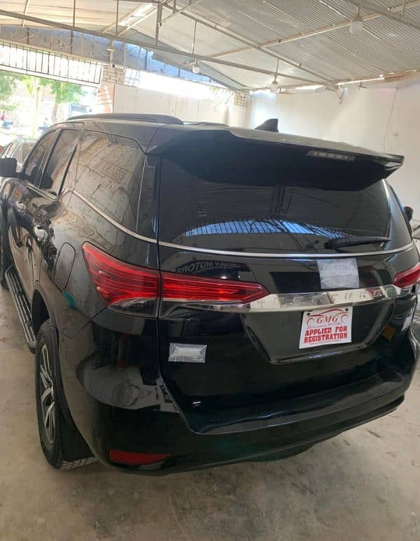 Toyota Fortuner V Petrol 2020 Model Black Beauty 10