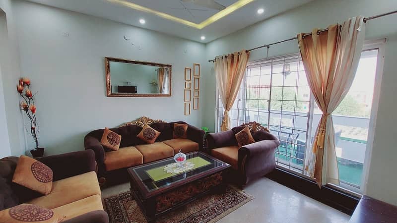 With Gas 10 Marla Used Luxurious House is available for sale 22