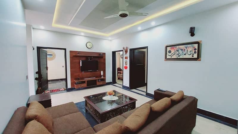 With Gas 10 Marla Used Luxurious House is available for sale 27