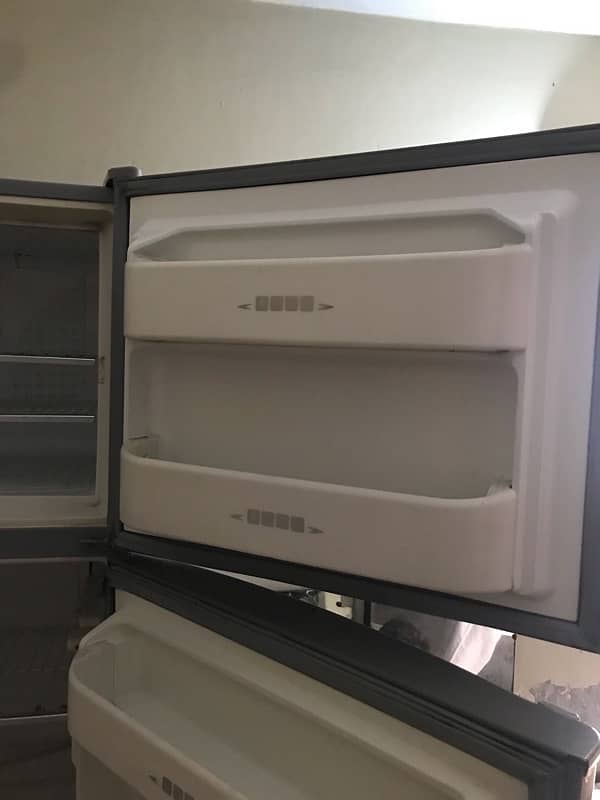 Dawalance refrigerator in excellent condition 4