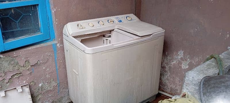 Haier full size washing machine and drier 0