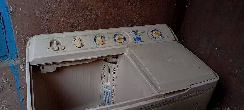 Haier full size washing machine and drier 1