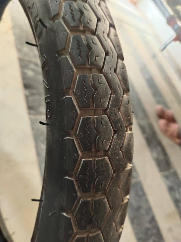 cd 70 tyre sarvic cheetha 6ply 1