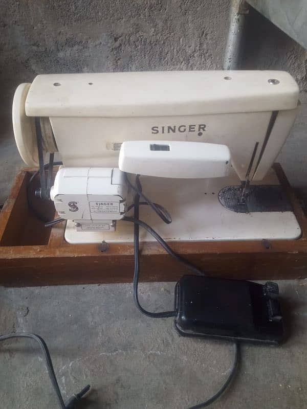 Singer Machine 1