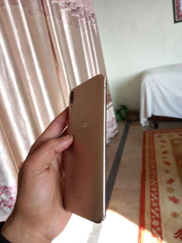 Vivo V9 in Good condition 2