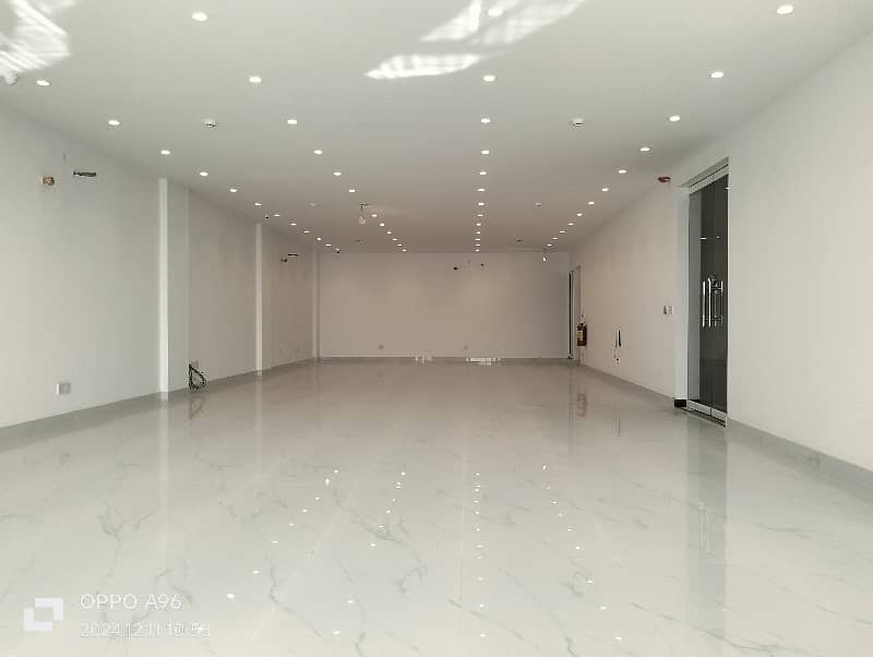 08 MARLA BRAND NEW OFFICE 4TH FLOOR WITH ELEVATOR EXCELLENT LOCATION 0