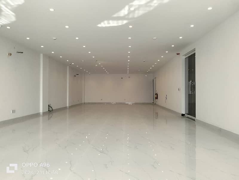 08 MARLA BRAND NEW OFFICE 4TH FLOOR WITH ELEVATOR EXCELLENT LOCATION 9