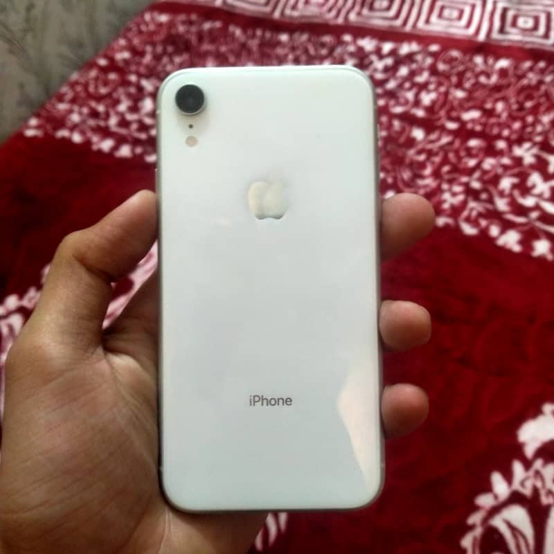 Apple iPhone XR 0