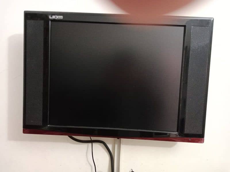 China LCD Tv in Excellent condition 2