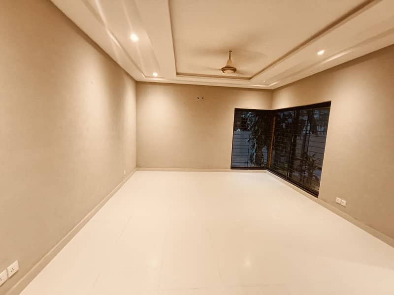 1 Kanal Luxurious Designer Bungalow Available For Rent At Prime Location Of DHA Phase 4 Block AA Lahore 3