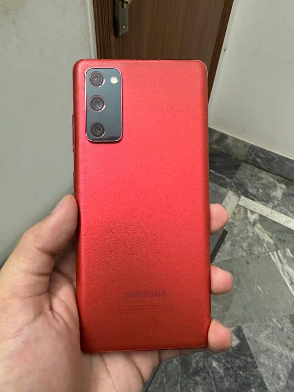 Samsung Galaxy S20 FE - Red | Used Condition 10/9 1