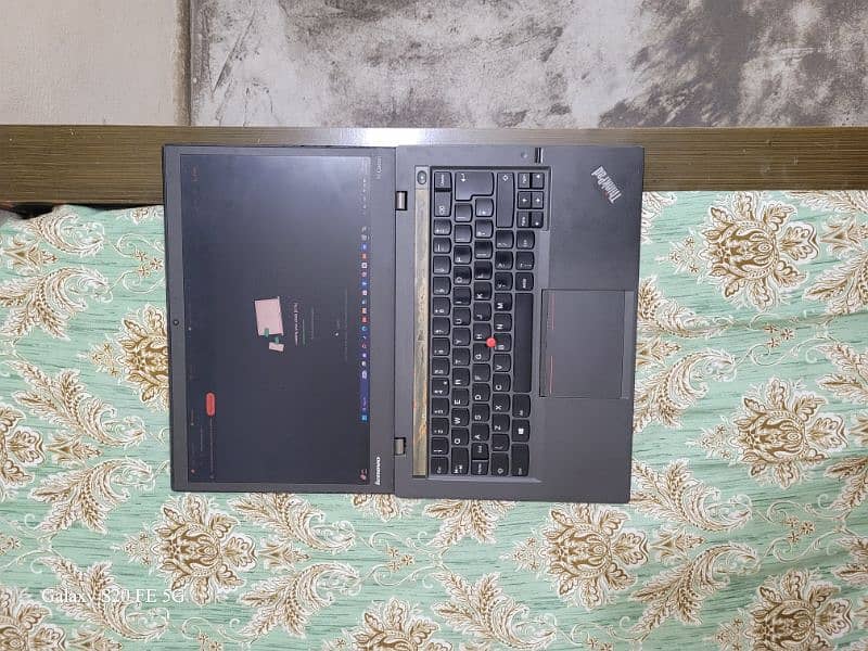 Lenovo X1 carbon, core i5  5th generation 14