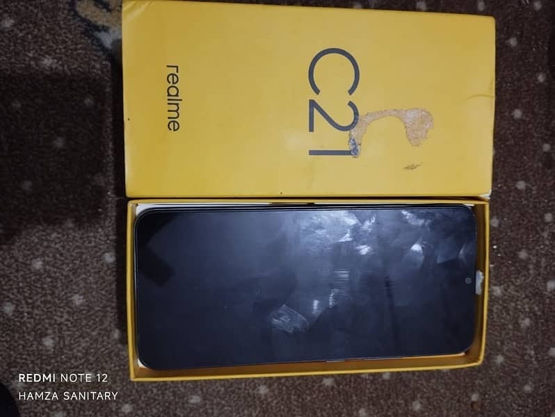 realme c21 3/32 in good condition 2