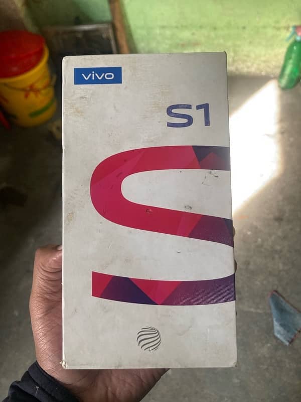 vivo s1 4/128 with box sale and exchange 2