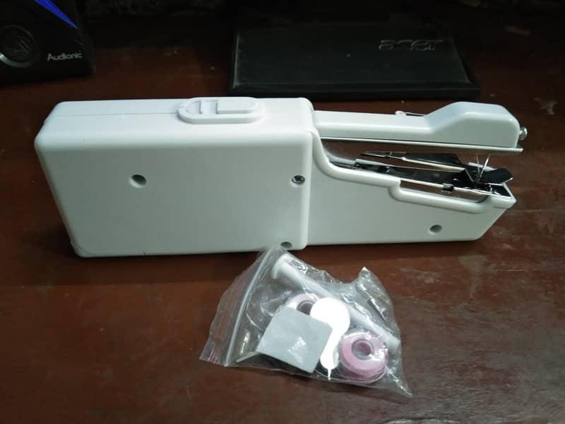 Sewing Machine mini with free delivery !!!!! 3