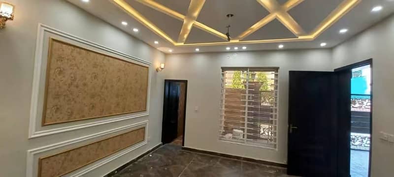 10 Marla brand new house for rent 0