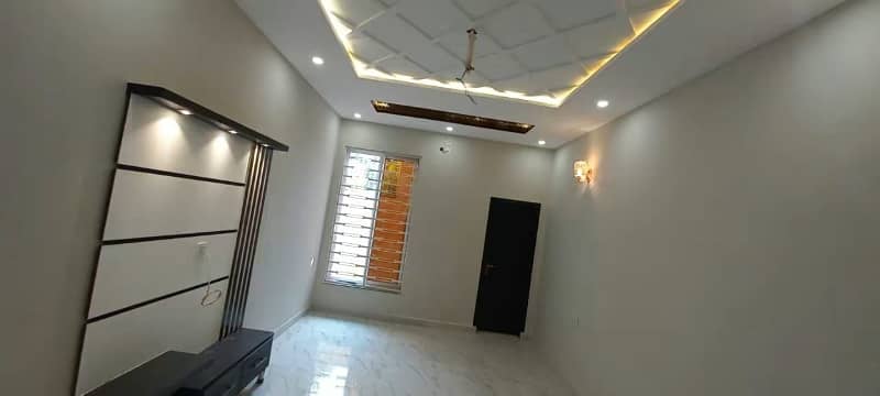 10 Marla brand new house for rent 7