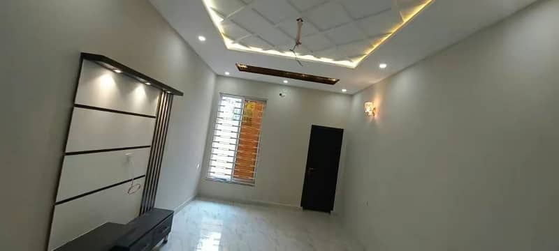 10 Marla brand new house for rent 21