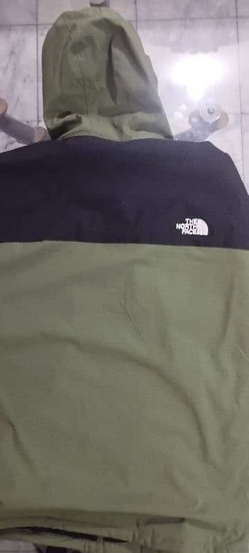 The North Face original jacket condition 10/10 delivery available 2