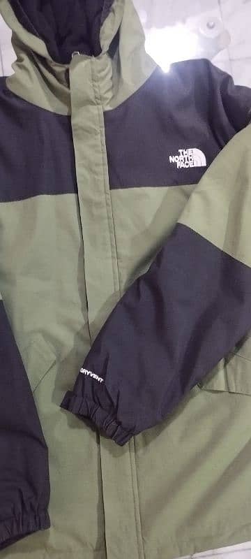 The North Face original jacket condition 10/10 delivery available 3