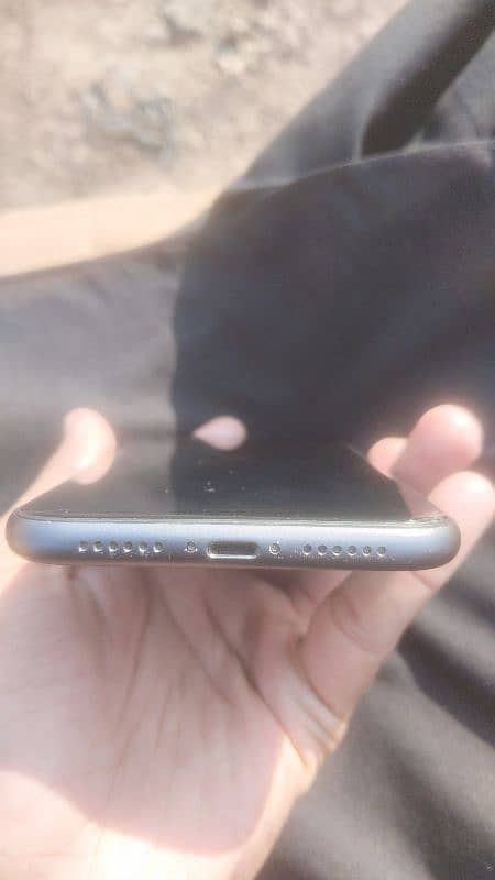 Iphone 11 64 GB Black 3