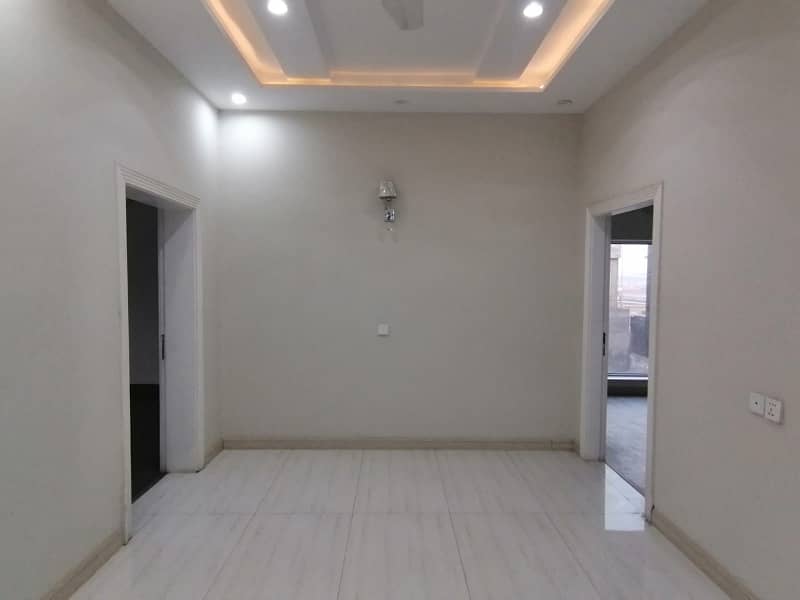 Gulshan-e-Ravi - Block C House Sized 10 Marla 1