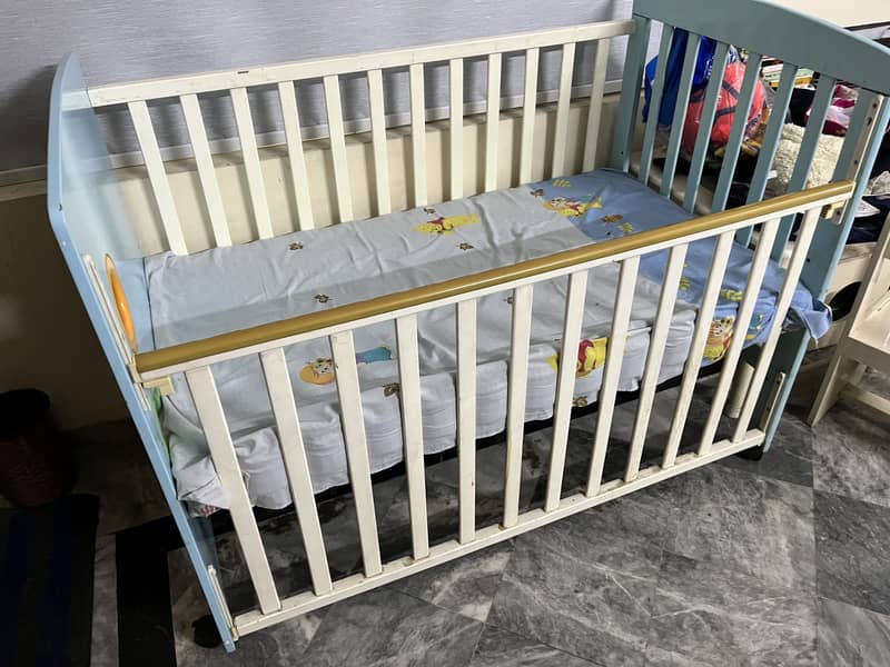 Baby cot 2