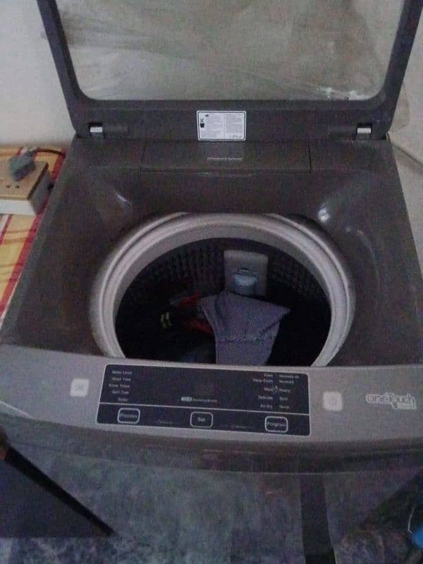 one hand used almost brand new wfully automatic washing machine 4