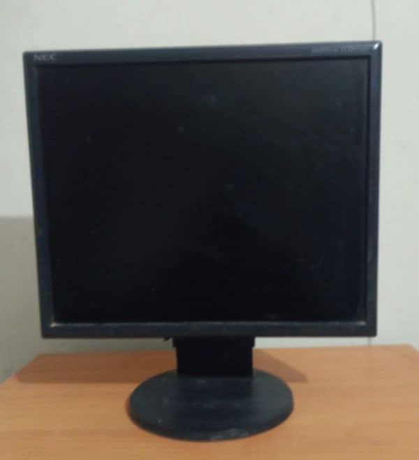 17inch LCD. . . 1