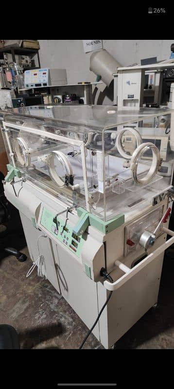 baby incubator Imported made in Japan 0