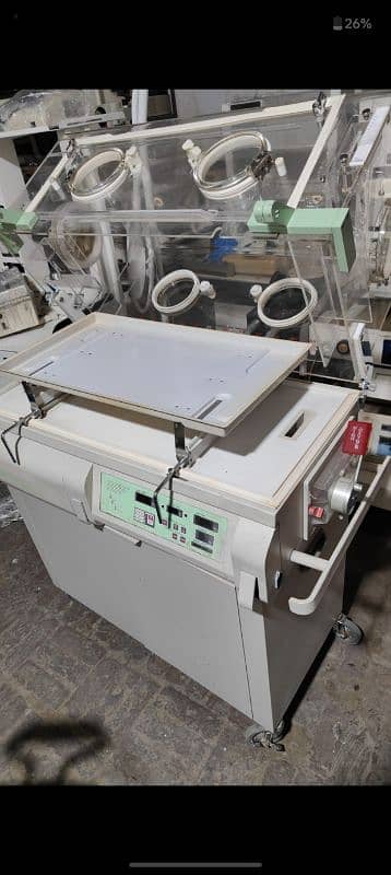 baby incubator Imported made in Japan 2