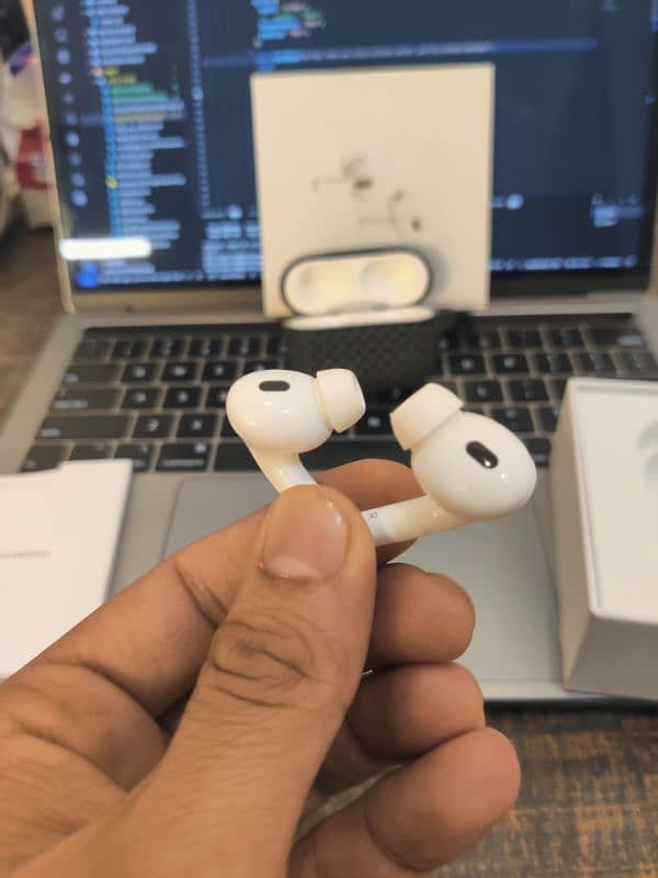 AirPods Pro 2nd Generation with MagSafe Charging Case 2