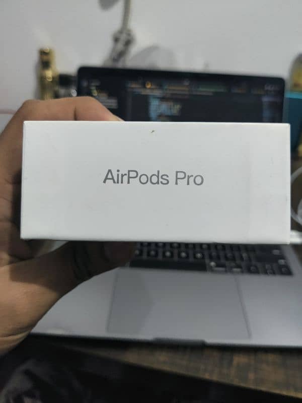 AirPods Pro 2nd Generation with MagSafe Charging Case 7