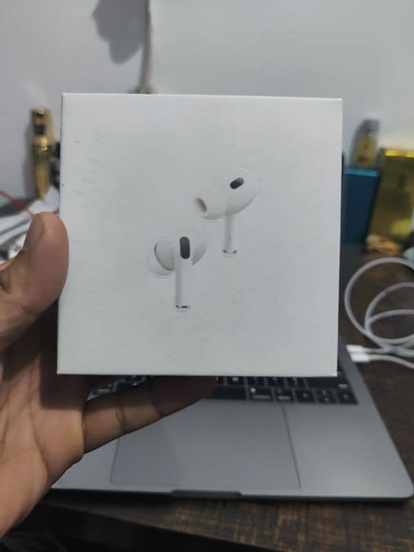 AirPods Pro 2nd Generation with MagSafe Charging Case 8