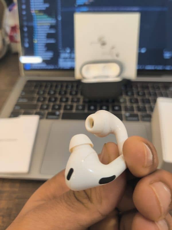 AirPods Pro 2nd Generation with MagSafe Charging Case 10