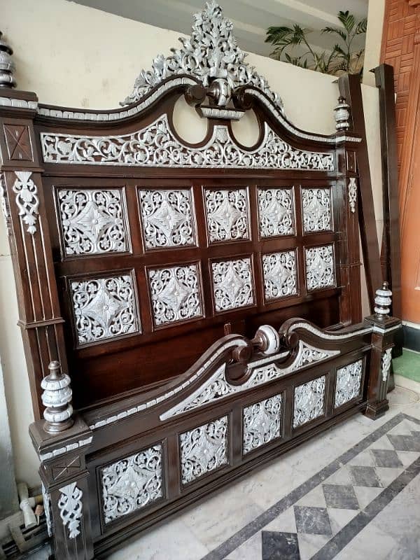 Chinoti bed Solid Wood 3