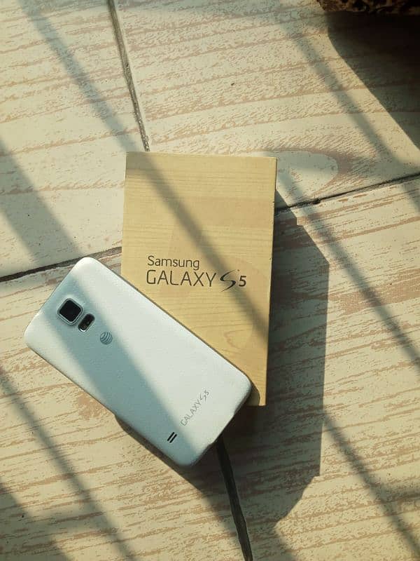 Samsung S5 16gb pta approved with box 1