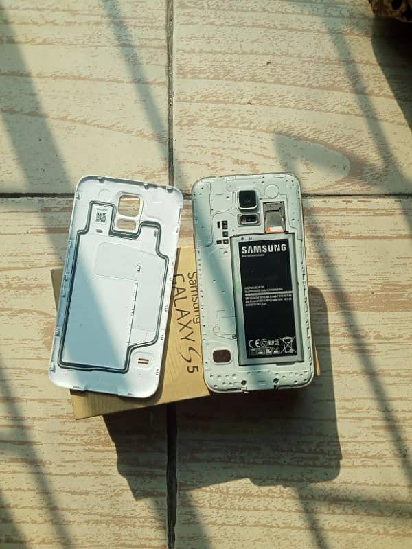 Samsung S5 16gb pta approved with box 5